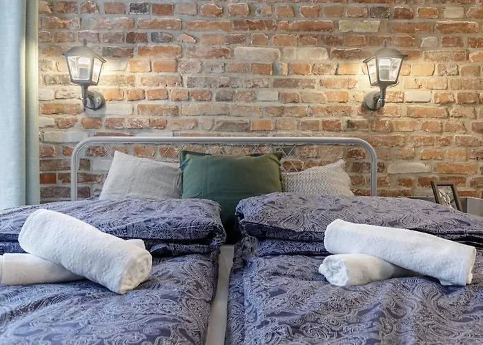 Weronika's Urban Hideaway شقة