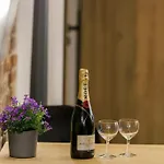 Weronika's Urban Hideaway Apartament