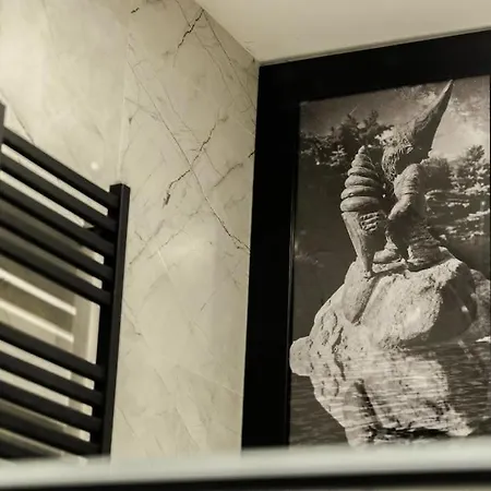 Weronika's Urban Hideaway Apartment