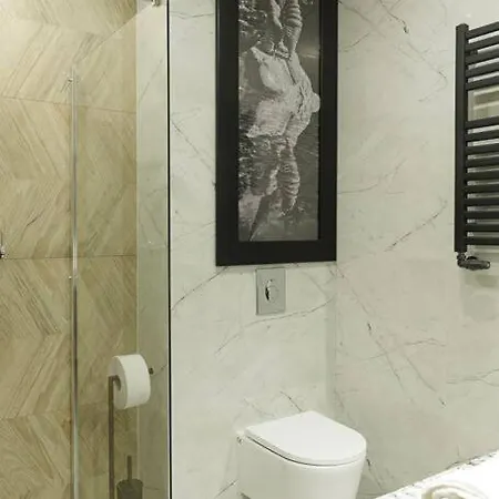 Апартаменты Weronika's Urban Hideaway